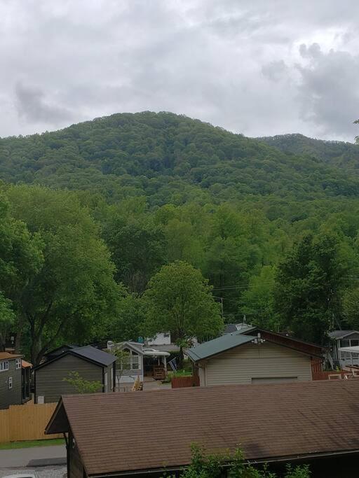 J.Creek Retreat, Creekside Townhouse +1 Car Garage Villa Maggie Valley Luaran gambar