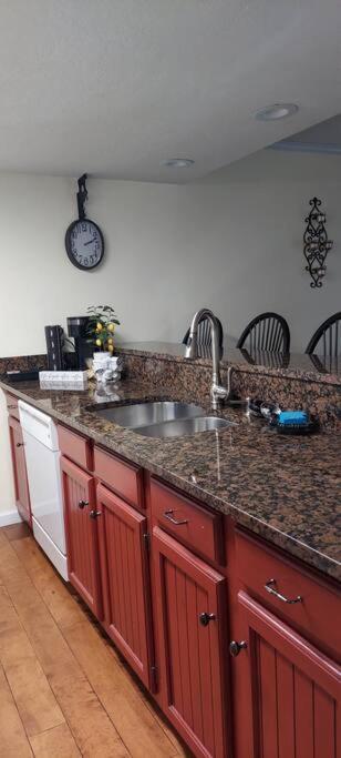 J.Creek Retreat, Creekside Townhouse +1 Car Garage Villa Maggie Valley Luaran gambar